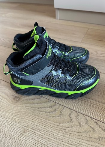34 Beden Skechers Erkek Çocuk Siyah Spor Ayakkabı