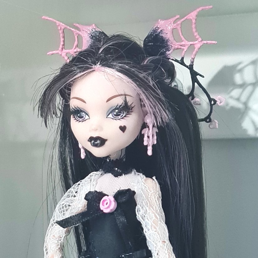 Monster High Draculaura Vampire Heart Tokası Tacı - Görsel 5