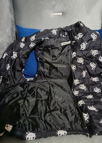 Kuz Çocuk Siyah Baskılı Fermuarlı Yelek - Görsel 2