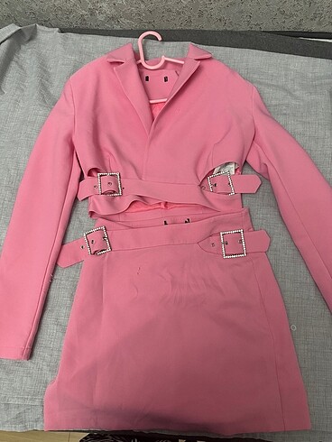 Pembe blazer etek takım