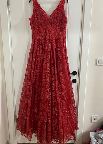 Kırmızı V Yaka Parlak kına abiyesi - Görsel 3