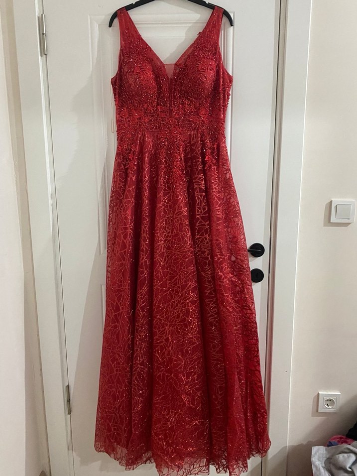 Kırmızı V Yaka Parlak kına abiyesi - Görsel 2