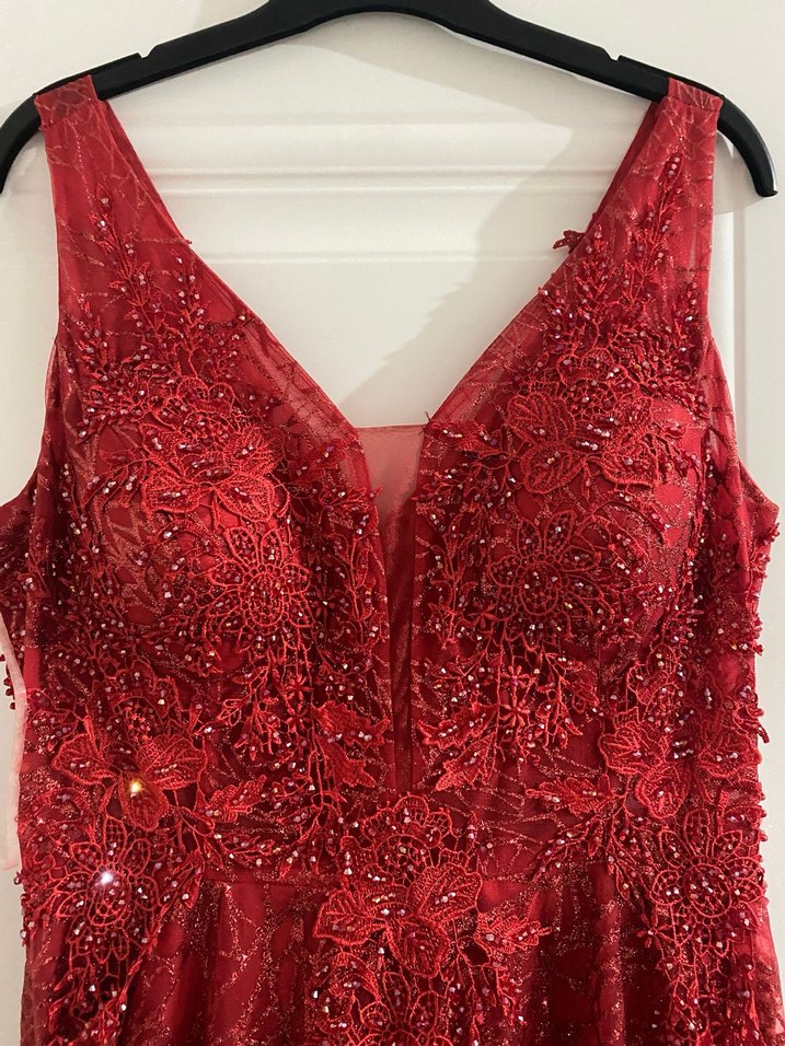 Kırmızı V Yaka Parlak kına abiyesi - Görsel 4