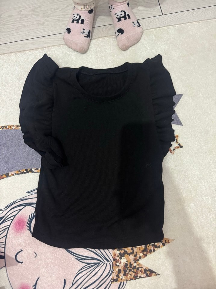 Siyah Fırfırlı Kollu Tişört - Görsel 2