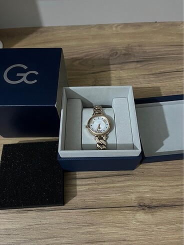  Beden Guess Saat