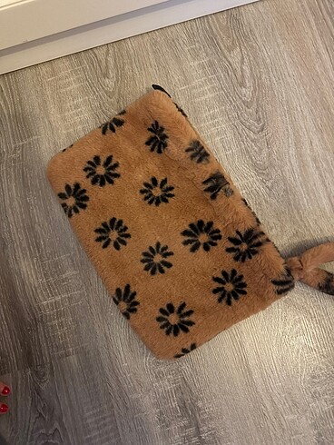Beden Stradivarius clutch çanta