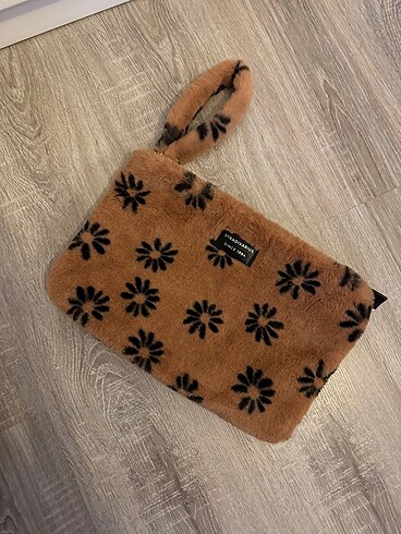 Stradivarius clutch çanta