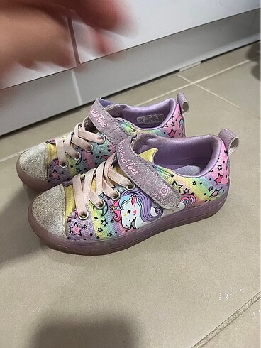 Skechers