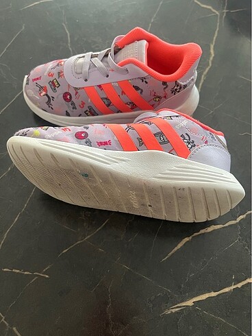 25 Beden mor Renk Adidas spor ayakkabı az kullanılmış