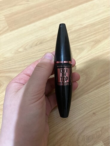 Maybeline New York Over The Top volume express mascara