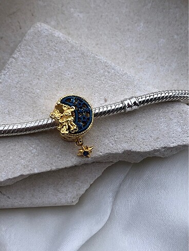 Pandora Disney Mickey Mouse ve Minnie Mouse Yeni Ay Charm