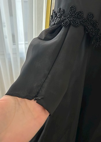 Pelerinli tasarım abiye - Görsel 4