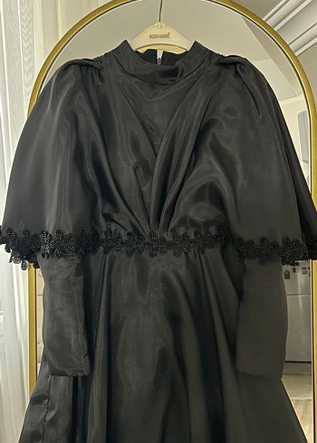 Pelerinli tasarım abiye - Görsel 3