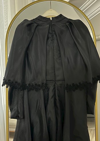 Pelerinli tasarım abiye - Görsel 5