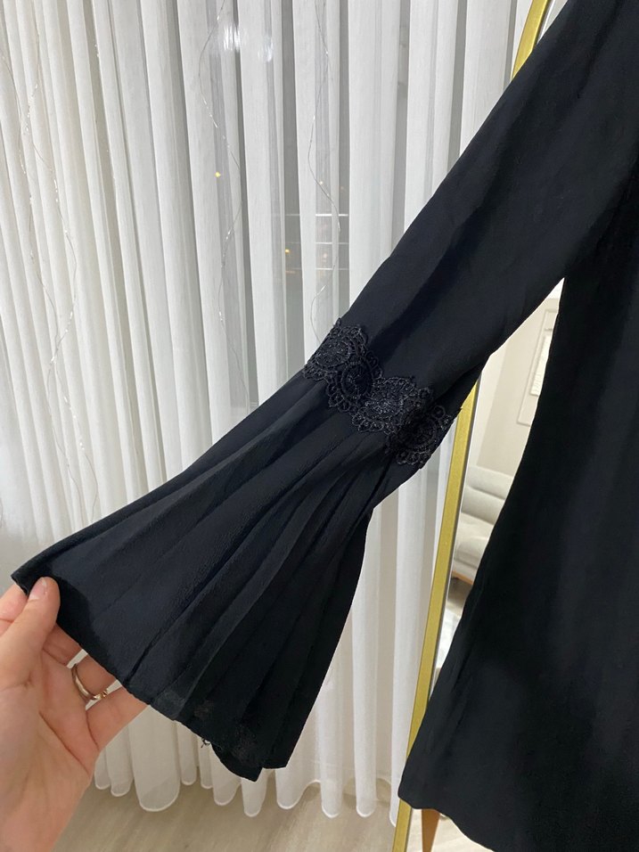 Kolları pliseli gömlek - Görsel 2