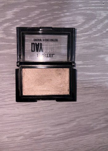 Pastel Pastel Daylight Kapatıcı ve Aydınlatıcı