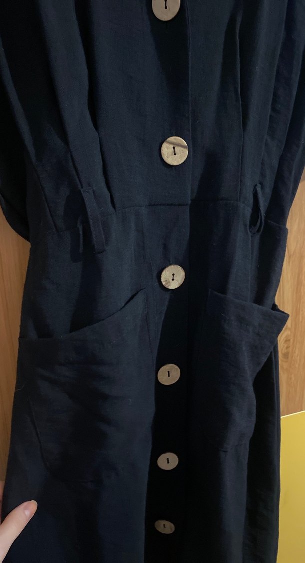 Düğmeli Siyah Midi Keten Elbise - Görsel 2