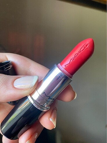 Beden Mac Lustreglass Parlak Lipstick