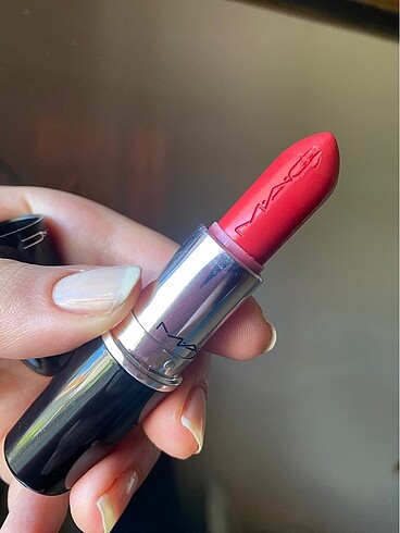 Beden kırmızı Renk Mac Lustreglass Parlak Lipstick
