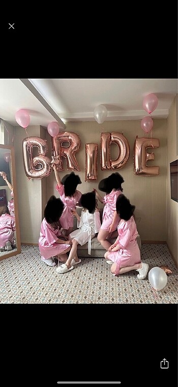 5 pembe biri beyaz toplam 6 adet nedime bulunur.