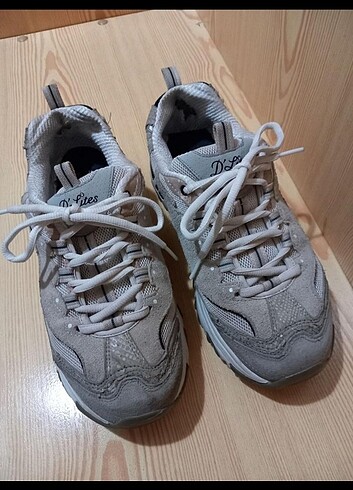 38 Beden Skechers D'lites spor ayakkabı