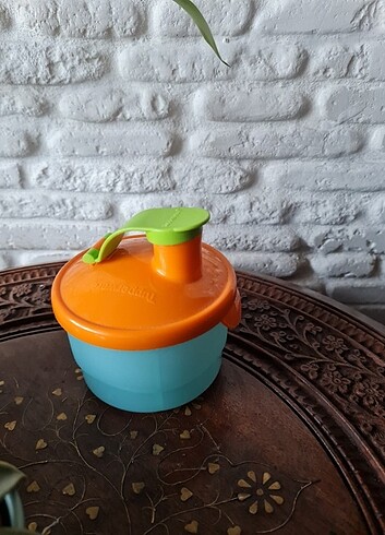 Tupperware 