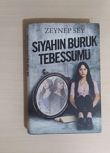 Siyahin buruk tebessümü (ciltli)