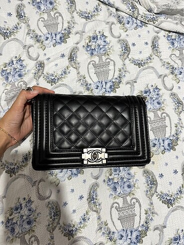 Chanel klasik siyah zincir kulplu çanta