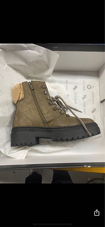 Nine west bot