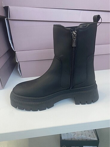 Nine west bot