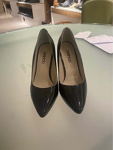 Derimod stiletto