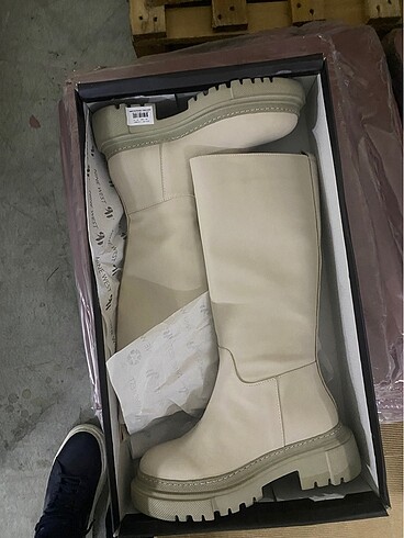 NİNE WEST IZZY MODEL