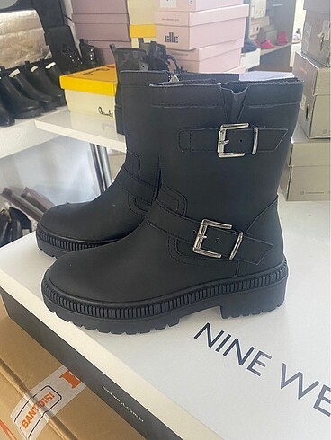 NİNE WEST BOT