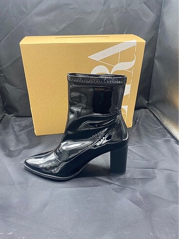 Zara ZARA RUGAN BOT