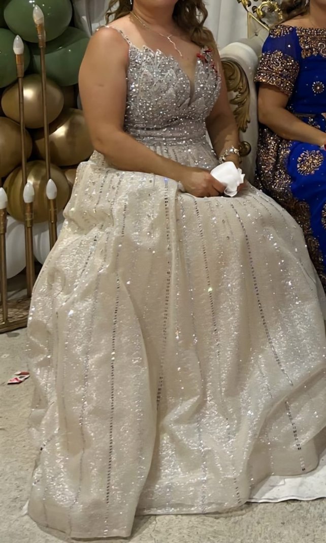 Beyaz Parıltılı Straplez Uzun Gelinlik - Görsel 2