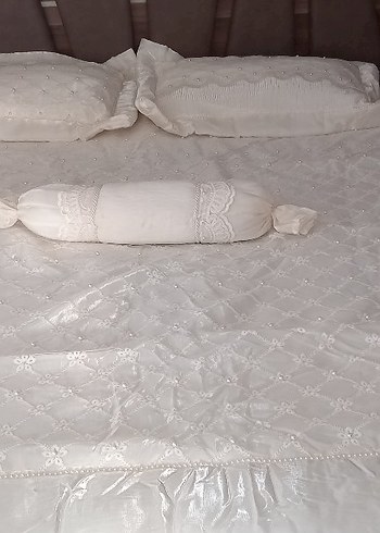 inci boncuklu krem rengi yatak örtüsü - Görsel 9