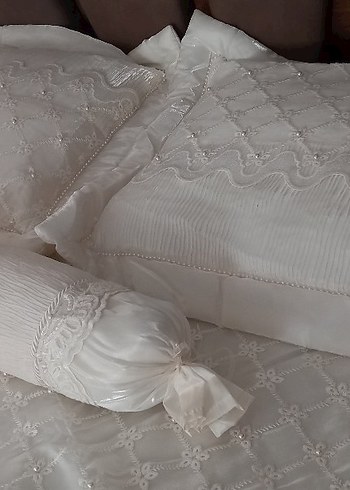 inci boncuklu krem rengi yatak örtüsü - Görsel 7