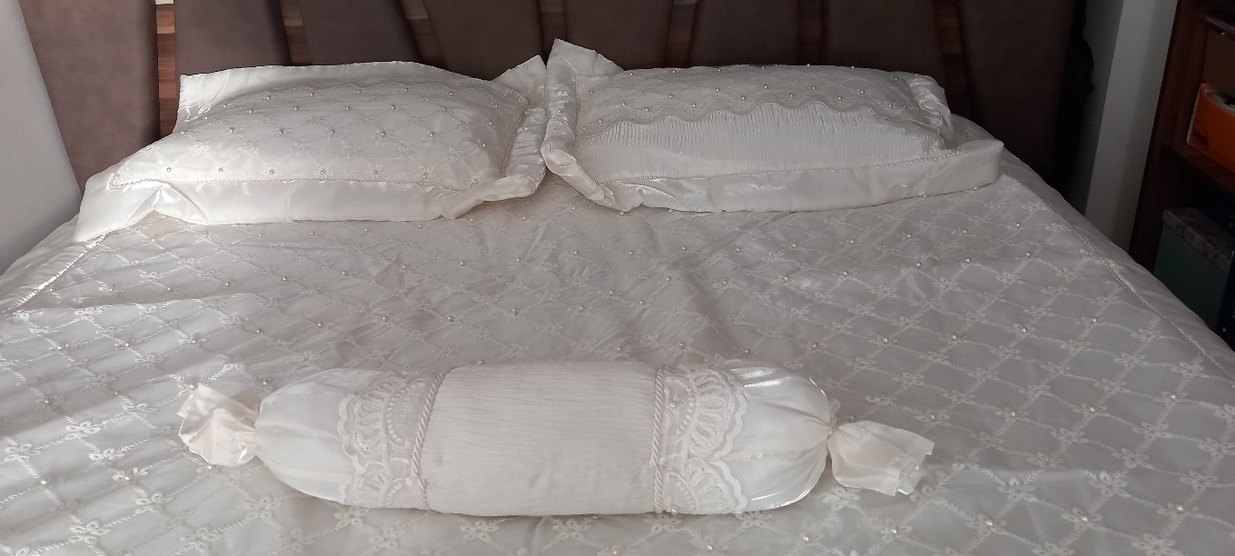 inci boncuklu krem rengi yatak örtüsü - Görsel 4