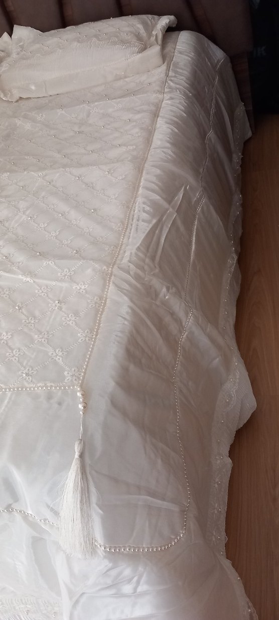 inci boncuklu krem rengi yatak örtüsü - Görsel 5