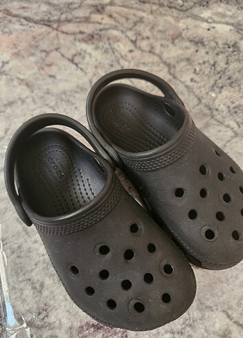 25 Beden Crocs Terlik