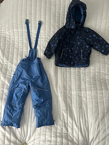 4 Yaş Beden Kar Montu ve Pantalonu