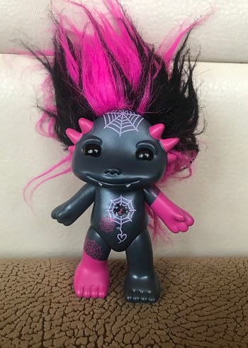 Siyah Pembe Saçlı Zeus Spider Troll