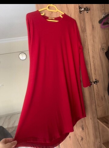 Kırmızı tunik