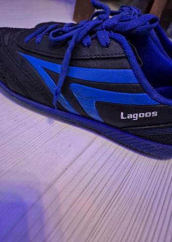 futbol ayakkabısı fakat krampon değil - Görsel 3