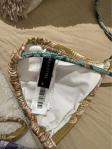 xs Beden Trendyolmilla Bikini Takımı