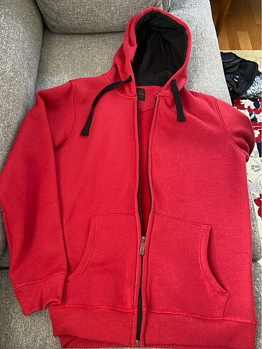 KAPÜŞONLU FERMUARLI SWEATSHİRT