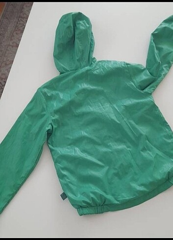 8 Yaş Beden BENETTON YAGMURLUK