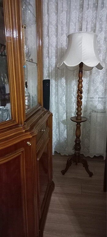 ayaklı abajur antika ahşap parlak cilalı