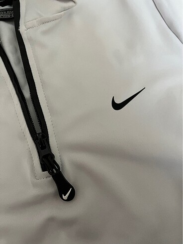 Nike Kadın buluz crop