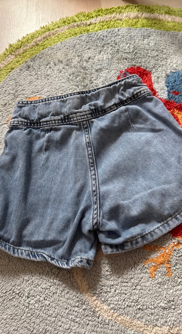 Yandan kapaklı etek görünümlü kot şort - Görsel 5